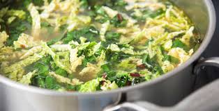 Soupe Au Chou De Milan Ingredients 1 Chou Vert Frise De Milan De Savoie 4 Pommes De Terre 3 Carottes 2 Oigno Soupe Au Chou Chou De Milan Recettes De Cuisine