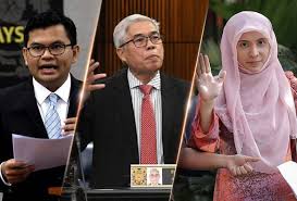 Following nurul izzah's surprise move, khairy had commended the permatang pauh as an exemplary mp and stated that she is a worthy opponent. Nurul Izzah Dan Dua Ahli Parlimen Pkr Wujudkan Kaukus Ekonomi Sosial Kebajikan Astro Awani