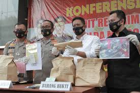 Padahal, dalam kasus tertentu, aborsi bisa jadi pilihan terbaik untuk ibu dan janin di dalam kandungan. Klinik Aborsi Di Jakarta Pusat Libatkan Dokter Spesialis Kandungan