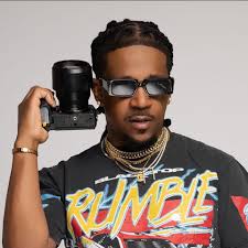 Bee's Photography & Videographer updated their profile picture.