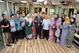 For more information and source, see on this link : Lawatan Kerja Yb Timbalan Menteri Ke Pejabat Jabatan Penerangan Negeri Pulau Pinang Di Kompleks Tun Abdul Razak Pulau Pinang Pada 6 September 2018