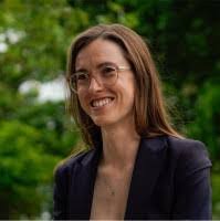 Maria Lowe's Instagram, Twitter & Facebook