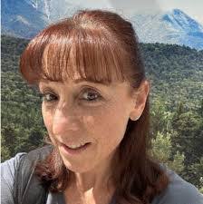 Robin Gustafson's Instagram, Twitter & Facebook