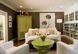 Avant Apres Pour Ce Salon Vert Anis Et Chocolat Avis Deco Brown Living Room Decor Brown Living Room Home Living Room