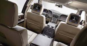 A Look Into Elegance The 2015 Lincoln Navigator Lincoln Navigator Lincoln Mark Lt Lincoln Cars