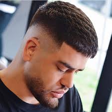 Und lassen sie uns nicht einmal damit beginnen, wie ihr rundes gesicht sie wie. 20 Mannerfrisuren Fur Rundes Gesicht In 2020 Frisuren Rundes Gesicht Rundes Gesicht Manner Haarschnitt Kurz