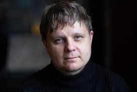 Flere tusen hører hver uke filosofiprofessorene lese Bibelen