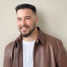 Awilda Aponte's Instagram, Twitter & Facebook