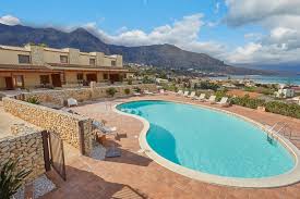 Con una buona posizione in riva al mare, questa casa vacanze si trova a 10 minuti a. Riva Sea Apartments In Castellammare Del Golfo