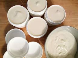 O crema usoara pentru ingrijirea zilnica a tuturor tipurilor de ten. Crema De Fata Anti Imbatranire Preparata In Casa Desprecopii Com