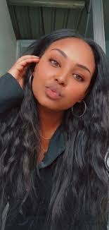 Mara Sloan's Instagram, Twitter & Facebook