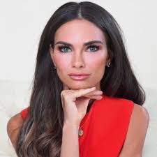 Betsy Mckay's Instagram, Twitter & Facebook