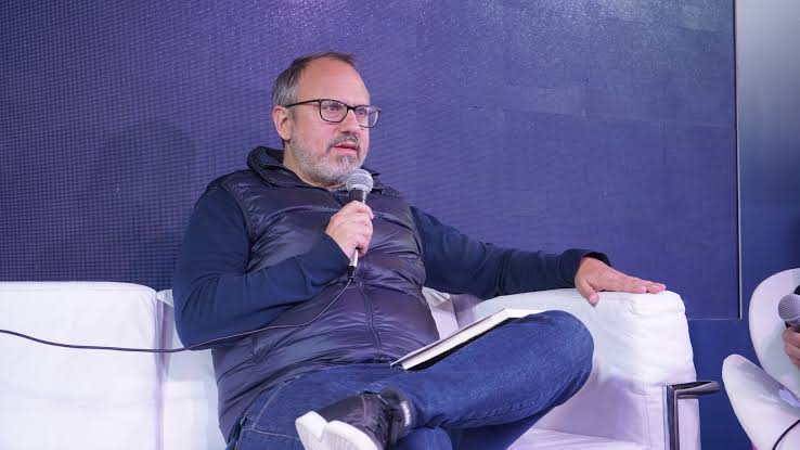 Diego Valenzuela: “La gran misión de los argentinos es volver a mover la  rueda del progreso social” - Infobae