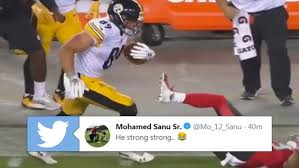 La musica è un qualcosa che ci accompagna durante la nostre vita. Bucs Defender Forced To Leave Game After Getting Destroyed By Massive Stiff Arm From Vance Mcdonald Article Bardown