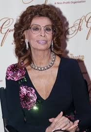 See more ideas about sophia loren, sophia, sofia loren. Sophia Loren 85 Amazes Fans After Stepping Out In A Long Sleeved Dress At Oscar Awards Event