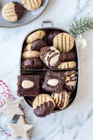 Hohoho Hier Kommt Lynn Hoefers Weihnachtsbackerei Lebkuchen Konfekt Kokos Makronen Und Schneeflocken Ich Durfte Schon Testen Und Bin Schier Durchgedreht Rezept Gesunde Platzchenrezepte Platzchen Rezept Vegane Sussigkeiten