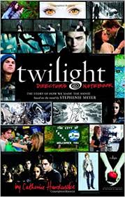Every product was carefully curated by an esquire editor. Twilight Director S Notebook The Story Of How We Made The Movie Based On The Novel By Stephenie Meyer Amazon De Hardwicke Catherine Fremdsprachige Bucher