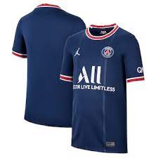 La camiseta del psg con dorsal mbappé y el número 7 ,para la proxima temporada de este gran clud de la ciudad de paris con un nuevo diseño, respetando los colores y la franja central de su equipación tradicional. Dmrxlikb9qaodm