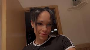 pretty pretty girls have big foreheads🥹🤞🏽