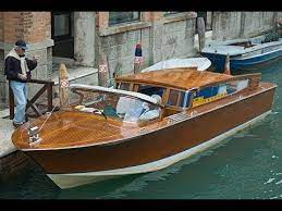 Cultivate sunbaked mediterranean vibes with italian and tuscan decor. Venice By Taxi Wooden Speed Boats Boat Classic Wooden Boats