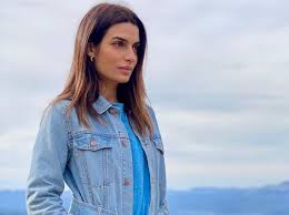 Η τόνια σωτηροπούλου απολαμβάνει τις διακοπές της και οι διαδικτυακοί της φίλοι «απολαμβάνουν» το λυγερό καλλίγραμμο κορμί της με τις φωτογραφίες της που ποστάρει στον προσωπικό της. Tonia Swthropoyloy Etsi 8a Edeixne Ws Antras Vita Gr