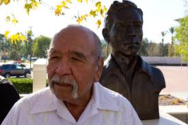 Honran a mexicano que luchó contra la segregación en escuelas de California 