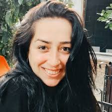 Ezgi G Nayd N Senior Executive Performance Planning Wavemaker