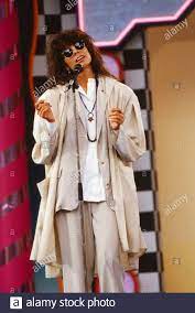 Alice, italienische Sängerin, bei einem Auftritt, Deutschland um 1997  Stockfotografie - Alamy
