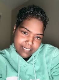 Francine Parrish's Instagram, Twitter & Facebook