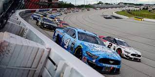With eight drivers remaining in nascar's playoffs, kevin harvick is in the lead. Nascar Kansas Sieg Bringt Joey Logano Den Finaleinzug
