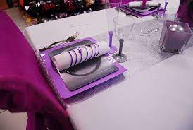 Table De Mariage Sur Les Nuances De Violet - Blog De Déco D'évènement