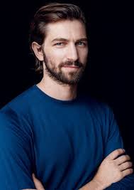 Fan Casting Michiel Huisman as Daniel Casanova (singer/dancer/TV  host/controversial Parody of Frank Sinatra) in M O D E R N M O Z A R T