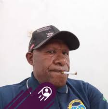 DOKTORL TERMUDA SE PAPUA ASAL SUKU MEE DR FLORIDA-USA laki sederhana itu d  pu nama Manfred Gobai, asli Suku Mee asal, Paniai, Ia tamat dgn hasil yang  memuaskan. Orangtuanya tak sehebat kita