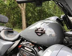 Sweet Two Tone Badging Biker Photography Harley Davidson Cool Bikes