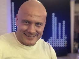Боксер, интерконтинентальный чемпион wba, персональный тренер, шоумен, амбасадор new balance, амбасадор duolife, тренер проекта,, зважені та щасливі Uzelkov Pokazal Arhivnoe Foto V Plavkah Bulvar Shoubiz
