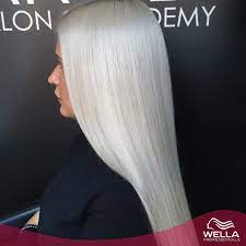 انها الموضة هل يمكن للشعر أن يكون أنعم من ذلك لون أشقر فضي من ابتكار lucian busuioc trending could this hair get any strai pantsuit hair looks fashion