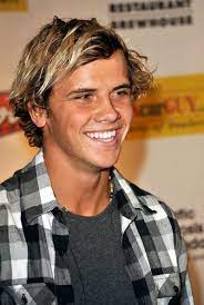 In addition, wilson prefers to acquiesce professionals to handle acid his hair. Pin On Cute