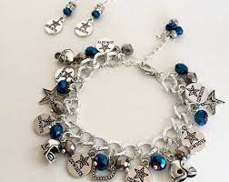 Dallas Cowboys Charm Bracelet And Earrings Etsy In 2021 Chunky Charm Bracelet Etsy Earrings Charm Bracelet