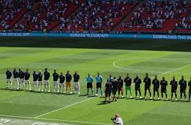 «im verlauf des aprils» wird der uefa zufolge eine entscheidung getroffen, am 20. Em 2021 Fan Sturzt Von Tribune Im Wembley Stadion Schwer Verletzt Fussball Stuttgarter Nachrichten