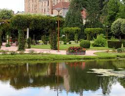Le jardin anglais célèbre l'asymétrie et l'irrégularité de la nature. Tour De France Des Jardins Gratuits A Visiter