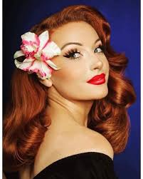 Sarah pin-up Palmer (Gwengoolie)