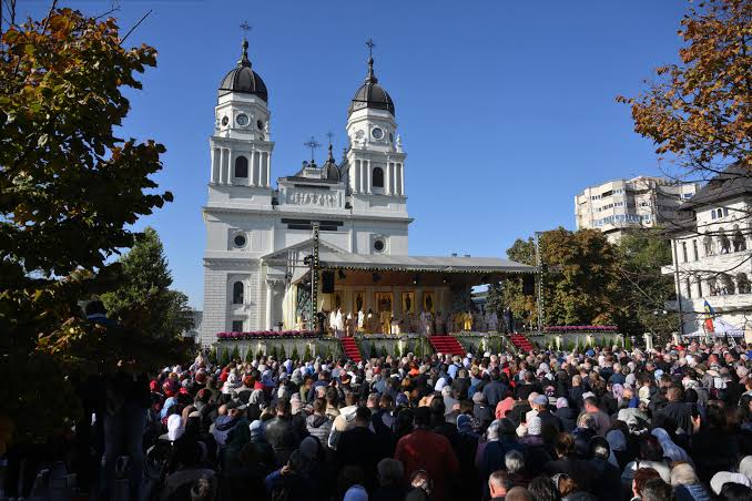 300.000 de pelerini sunt aşteptaţi să ajungă în pelerinaj, la moaştele  Sfintei Cuvioase Parascheva de la Iași | Site-ul de stiri al TVR