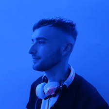 Ethan Hull's Instagram, Twitter & Facebook