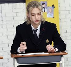 Hyunjin became popular after becoming the member of the south korean band called stray kids and people love him for his style and influence. Stray Kids Hyunjin Allegations About Bullying At School Korebu Com En