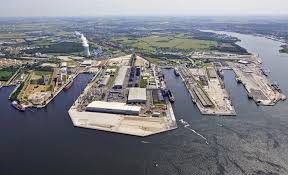 Rostock's port economy continuously adds to the number of jobs and remains the economic driver for the city and the federal state. Uberseehafen Rostock Bekommt Zwei Neue Roro Rampen Fur Grossere Schiffe Osterreichische Verkehrszeitung