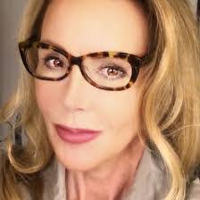 Laura Bowling's Instagram, Twitter & Facebook