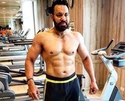 This Is What Shera Was Doing Before Becoming Salman Khan S Bodyguard Orissapost Gurmeet singh jolly (born 19 may 1969), also known as shera, is an indian celebrity bodyguard. orissapost