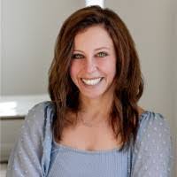 Lori Connolly's Instagram, Twitter & Facebook