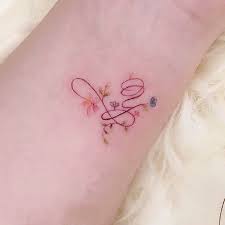 花體 高雄墨水門紋身 高雄小清新微刺青 微刺青 高雄小清新微刺青 微刺青 文青刺青 指定預約 女生紋身師x彭哥tattoo