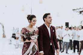 Nikah dan walimatul ursy, akad nikah dan walimah dan lainnya. Kenapa Ongkos Pernikahan Di Indonesia Mesti Mahal